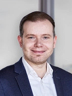Tom Schlansky, Key Portfolio Manager KI/Daten bei der ]init[ AG