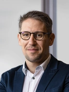 Portraitfoto des Mitarbeiters Jakob Bacher